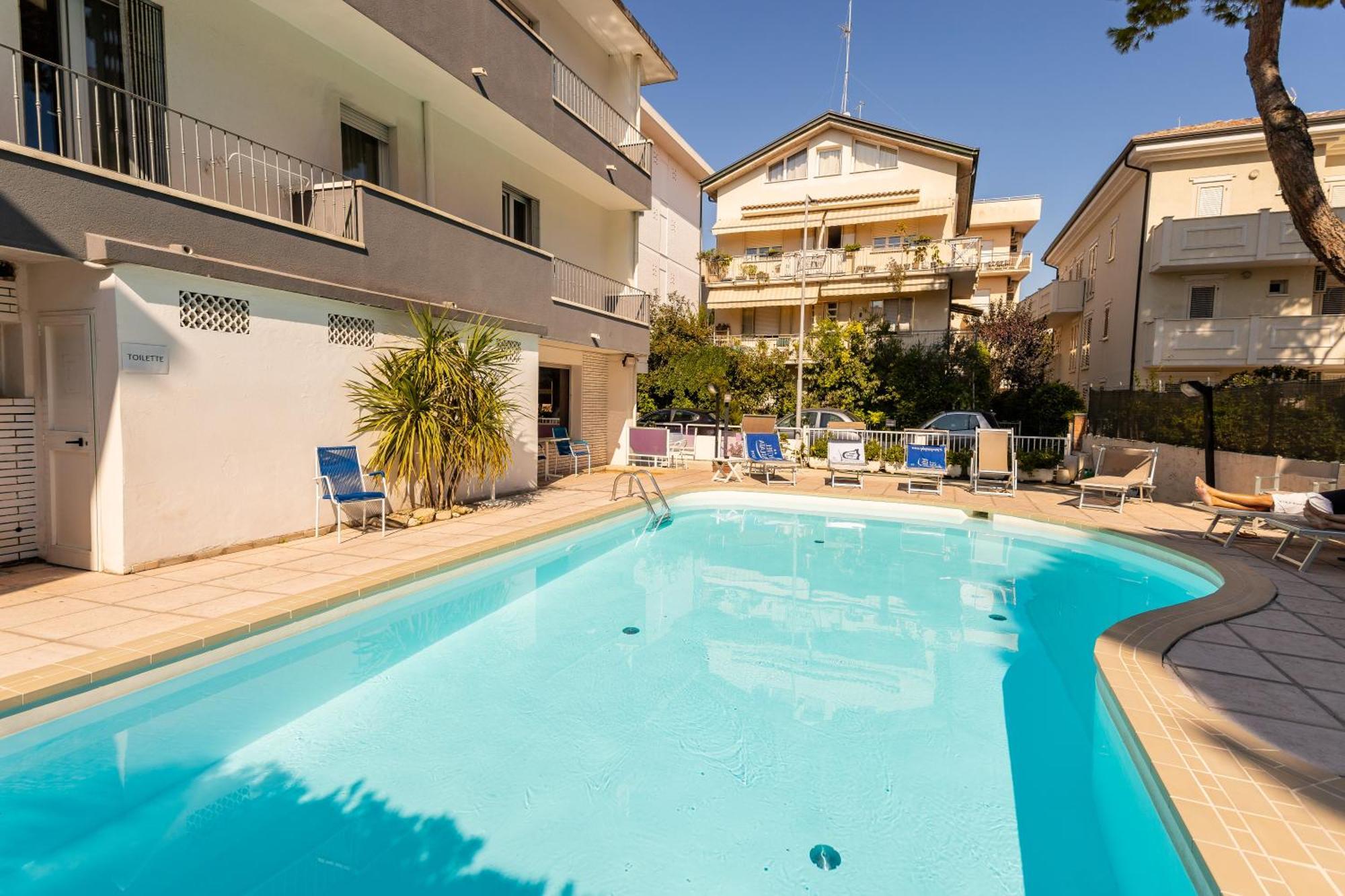 La Plata Hotel - Con Piscina Riccione Exteriör bild